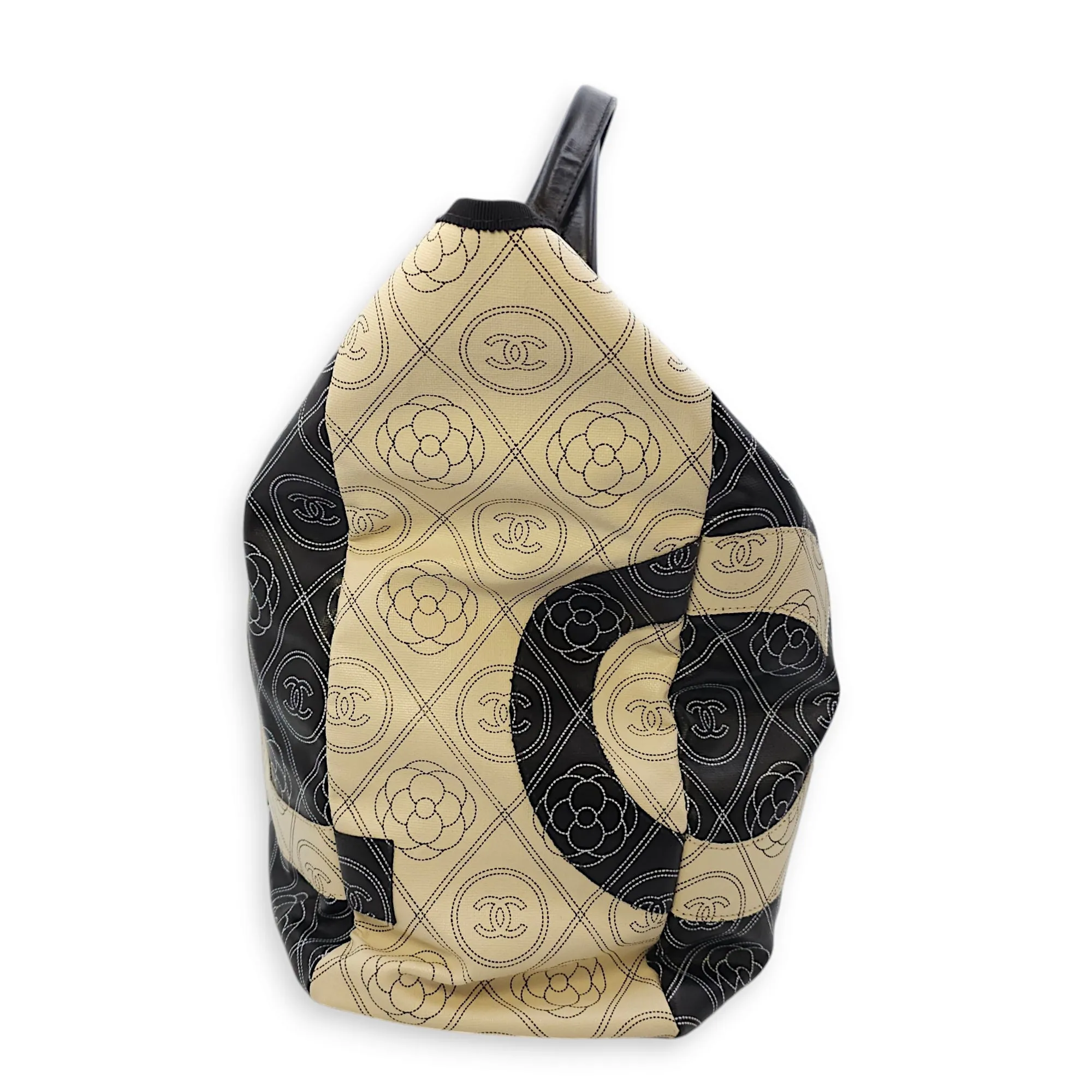 Camellia Logo Printed Deauville Black & cream Tote Bag in Coated Canvas, Silver hardware