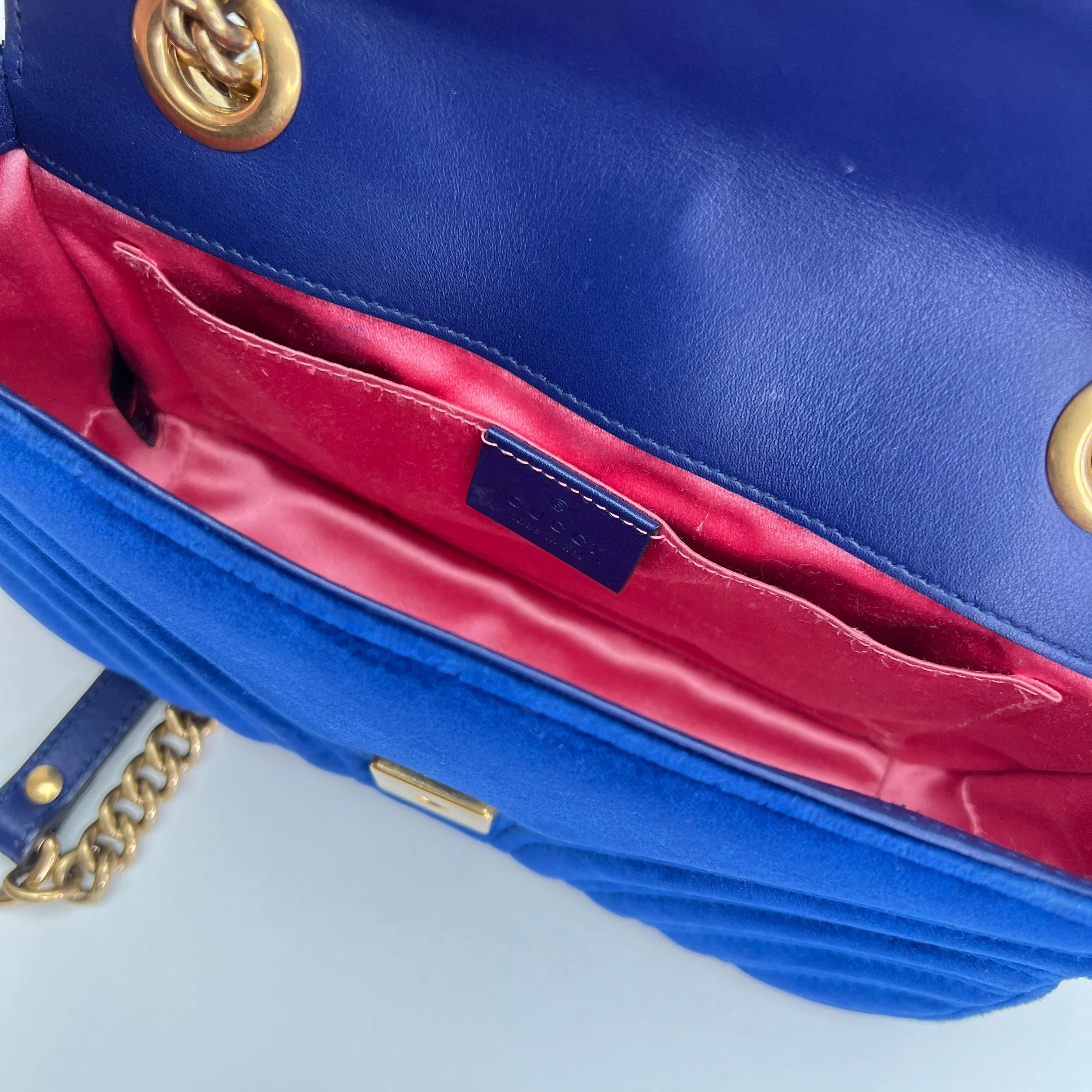 GG Marmont Mini Blue Crossbody Bag in Velvet, Gold hardware