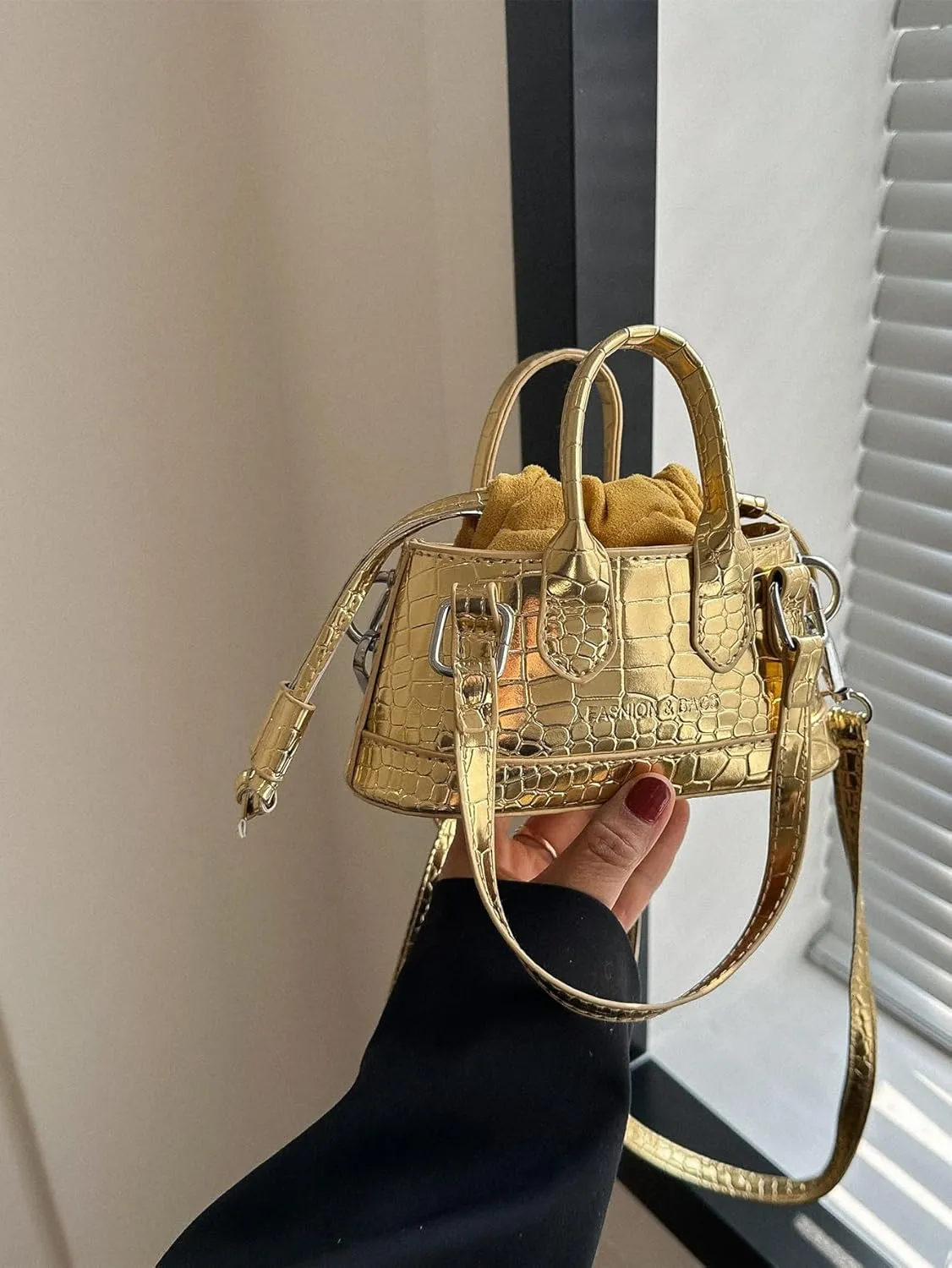 GORGLITTER Women's Mini Purse Crocodile Embossed Crossbody Bags Y2K Clutchs Drawstring Shoulder Bag