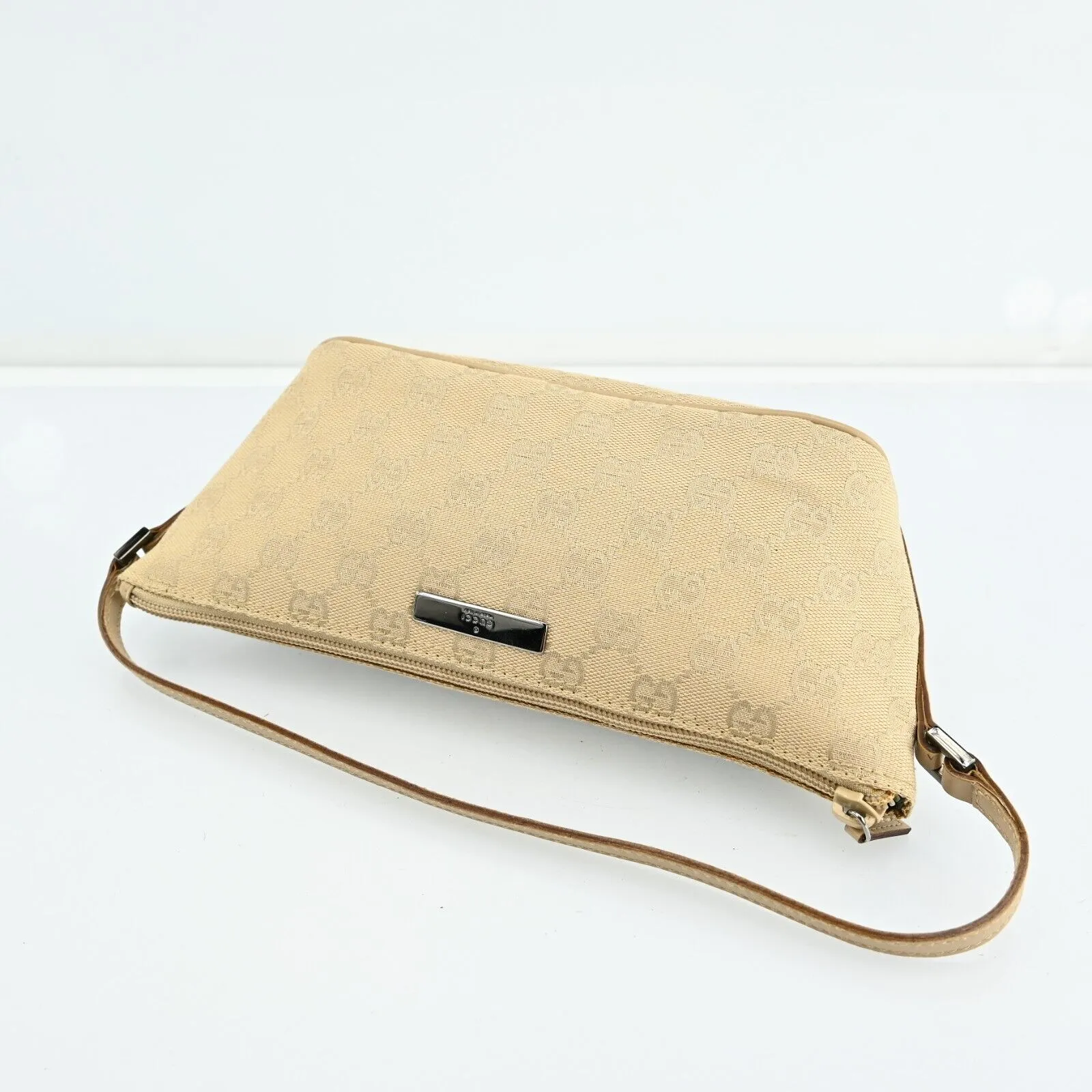 Gucci Hand Bag Pouch Gg Canvas