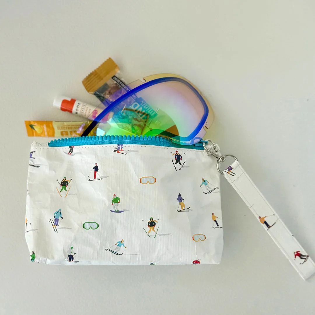 Zip Wristlet - Dancing Skiers with Goggles